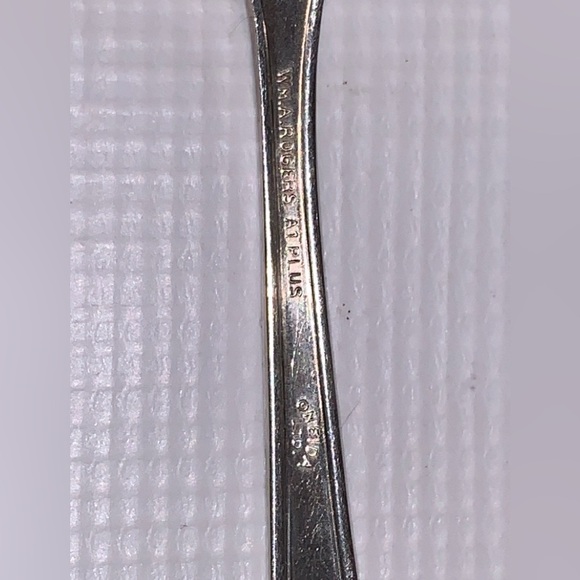 Wm A Rogers A1 CROYDON MARY LEE 1932 Silverplate Pierced Tomato Cucumber Server - Picture 3 of 3